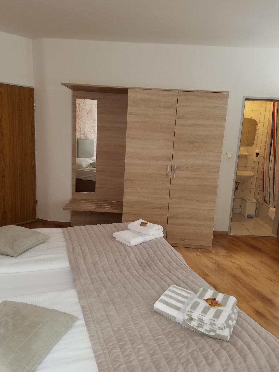 Hotel Monopol Hilden Esterno foto