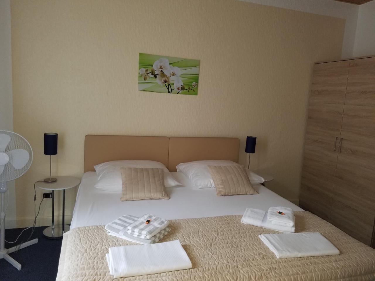 Hotel Monopol Hilden Esterno foto