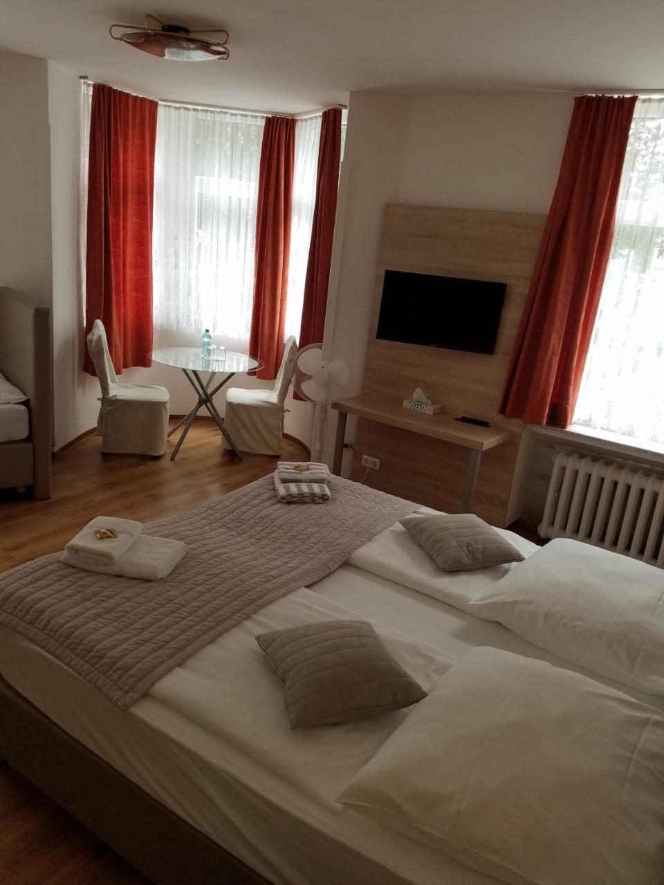 Hotel Monopol Hilden Esterno foto