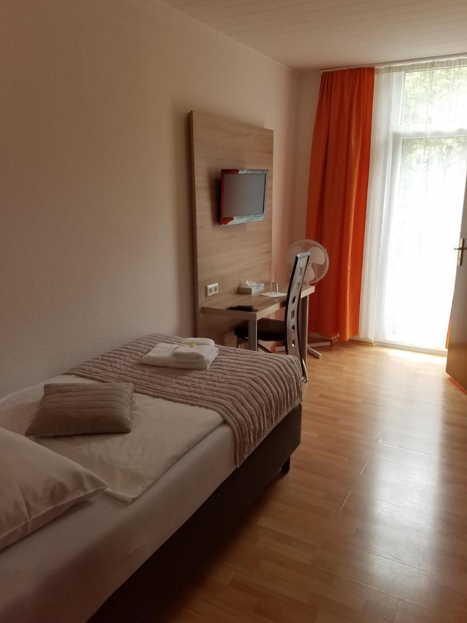 Hotel Monopol Hilden Esterno foto